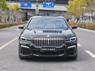 BMW 7 Series 2021 740Li Leading Type M Sports suit exterior photo 2
