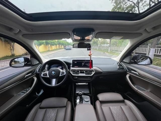 BMW X3 2022 xDrive30i Leading Type M Obsidian Night Suit interior photo 9