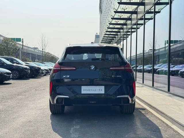 BMW X3 2025 xDrive30L Tipo de lujo M Conjunto deportivo exterior foto 5