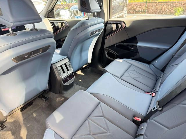 BMW X3 2025 xDrive30L Tipo de lujo M Conjunto deportivo interior foto 8