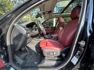 BMW X3 2022 xDrive25i M Sports suit interior photo 11