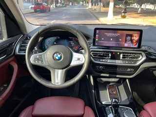 BMW X3 2022 xDrive25i M Sports suit interior photo 17