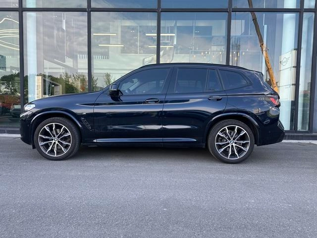 BMW X3 2022 xDrive30i Líder M Traje de noche Yao exterior foto 3 BMW X3 2022 xDrive30i Líder M Traje de noche Yao exterior foto 3