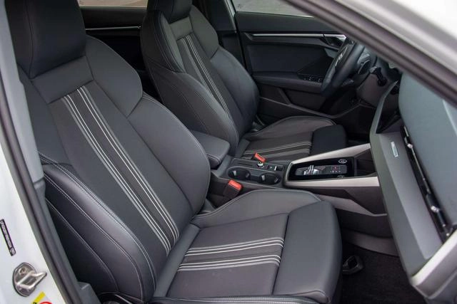 Audi A3 2024 A3L Limousine 35 TFSI Fashion and Elegant interior photo 11