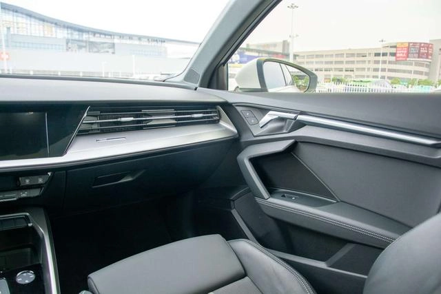 Audi A3 2024 A3L Limousine 35 TFSI Fashion and Elegant interior photo 14