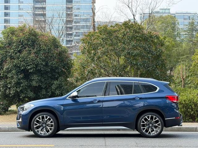 BMW X1 2021 Модификация xDrive25Li Премиум-класса экстерьер фото 7