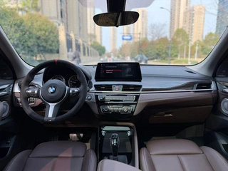BMW X1 2021 Модификация xDrive25Li Премиум-класса интерьер фото 16