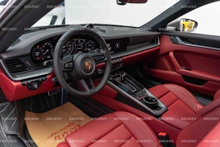 Porsche 911 2023 Carrera 3.0T interior photo 14