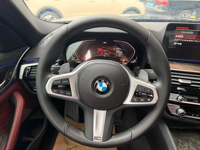 BMW 5 Series 2022 530Li Leading Type M Sports suit exterior photo 7