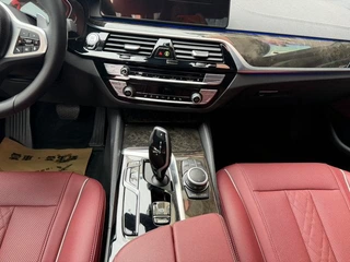 BMW 5 Series 2022 530Li Leading Type M Sports suit exterior photo 8