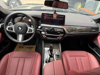 BMW 5 Series 2022 530Li Leading Type M Sports suit interior photo 11