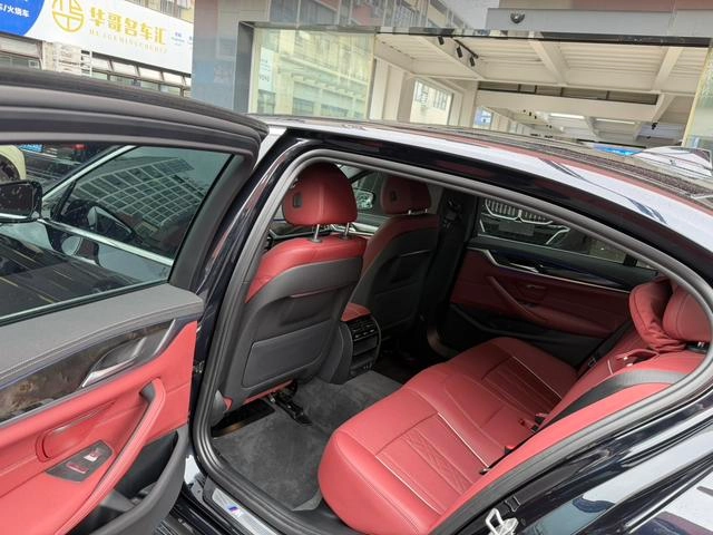 BMW 5 Series 2022 530Li Leading Type M Sports suit interior photo 12