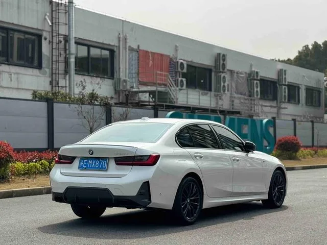 BMW 3 Series 2023 325Li M Traje nocturno deportivo Yao exterior foto 4
