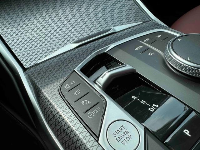 BMW 3 Series 2023 325Li M Traje nocturno deportivo Yao interior foto 13