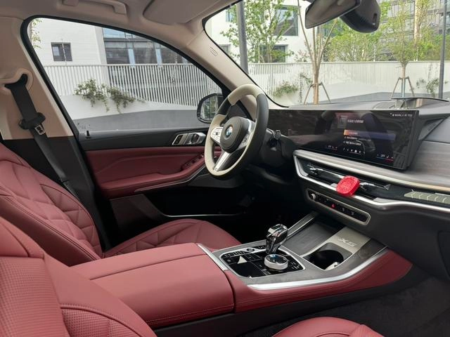 BMW X5 2023 xDrive30Li Premium Class M Sports Night Suit interior photo 10