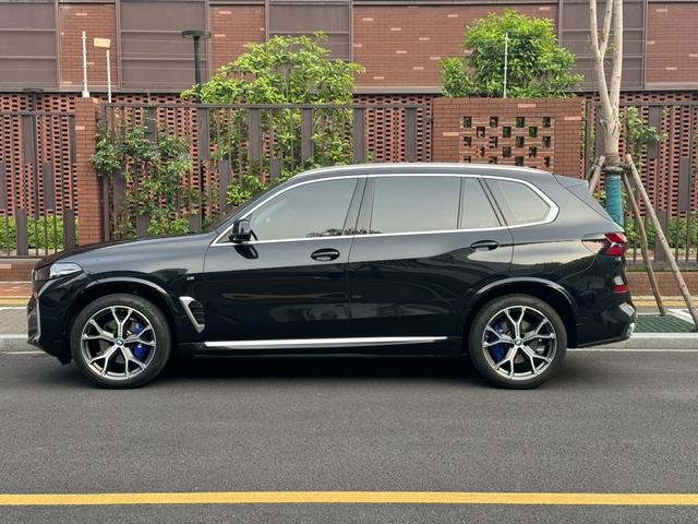 BMW X5 2023 xDrive30Li Premium Class M Sports Night Suit interior photo 12