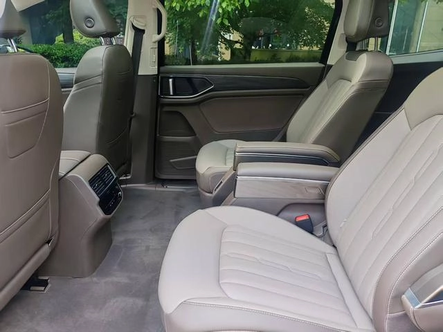Volkswagen Viloran 2024 330TSI Luxury Edition interior photo 7