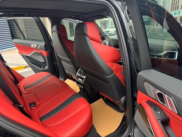 BMW X5 M 2023 X5 M Гром издание интерьер фото 10