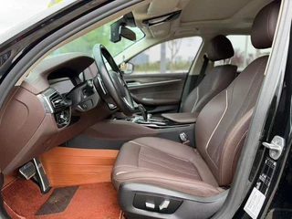BMW 5 Series 2022 530Li Líder Traje de lujo exterior foto 5