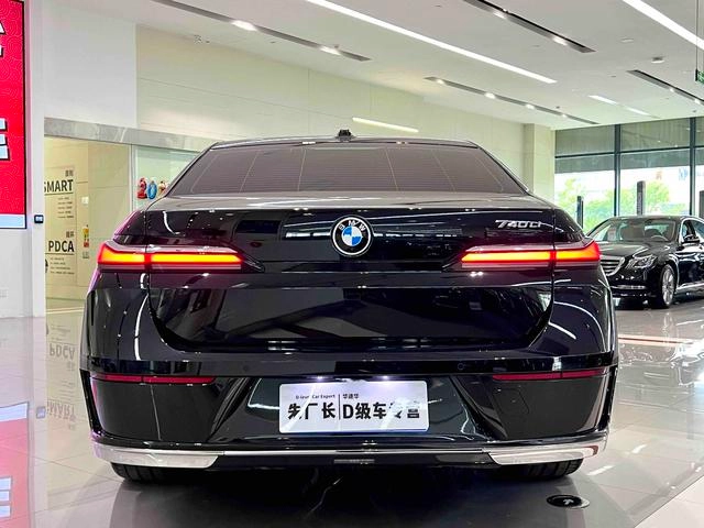 BMW 7 Series 2023 740Li Премиум-класса Роскошный набор интерьер фото 10