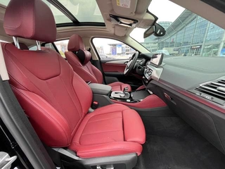 BMW X4 2022 xDrive 25i M Sports suit interior photo 11