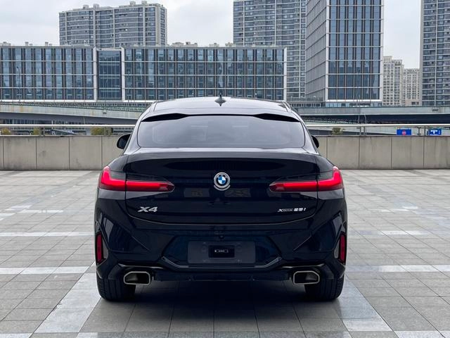 BMW X4 2022 xDrive 25i M Sports suit interior photo 17