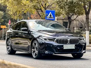 BMW 6 Series GT 2022 630i M Conjunto deportivo exterior foto 2