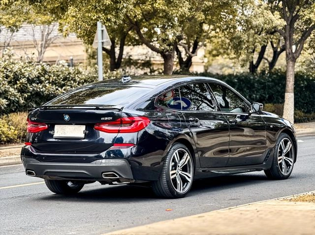 BMW 6 Series GT 2022 630i M Conjunto deportivo exterior foto 6