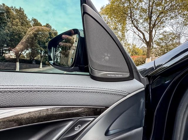 BMW 6 Series GT 2022 630i M Conjunto deportivo exterior foto 8