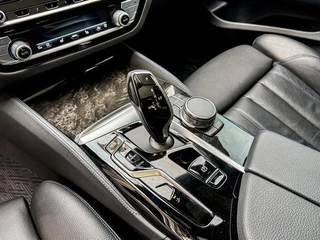 BMW 6 Series GT 2022 630i M Conjunto deportivo interior foto 16