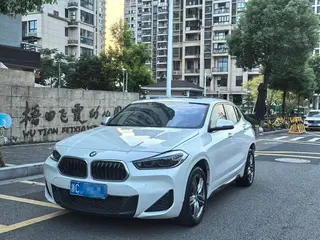 BMW X2 2022 sDrive25i M Набор для бездорожья