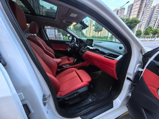 BMW X2 2022 sDrive25i M Off-road suit interior photo 11