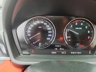 BMW X2 2022 sDrive25i M Off-road suit interior photo 14