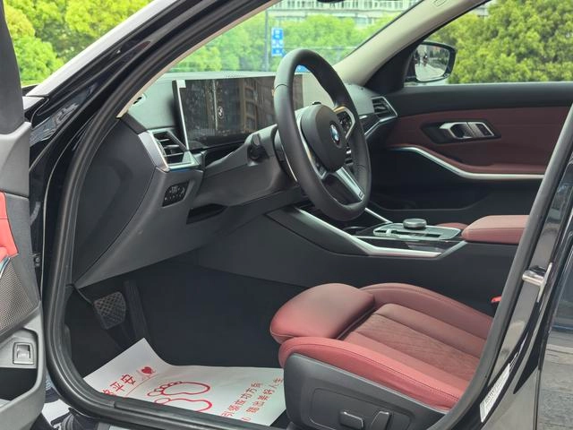 BMW 3 Series 2023 325Li M Ensemble de sport intérieur photo 8