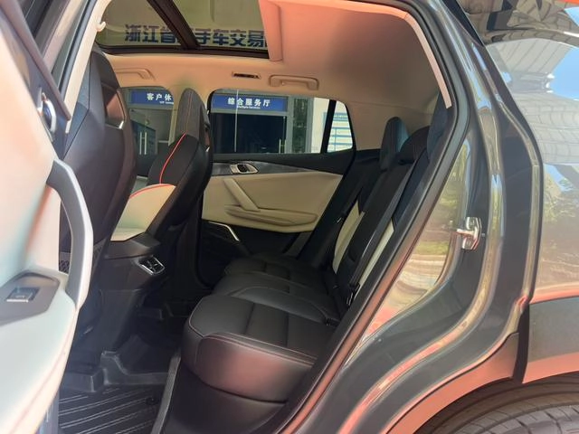 LYNK & CO 06 2020 1.5T glory Halo interior photo 11 LYNK & CO 06 2020 1.5T glory Halo interior photo 11
