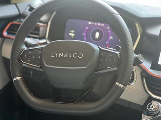 LYNK & CO 06 2020 1.5T glory Halo interior photo 15 LYNK & CO 06 2020 1.5T glory Halo interior photo 15