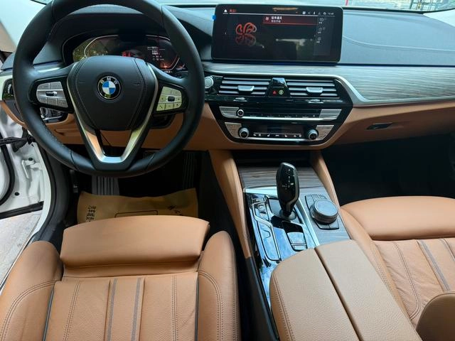 BMW 6 Series GT 2022 630i Роскошный дизайнерский набор интерьер фото 7