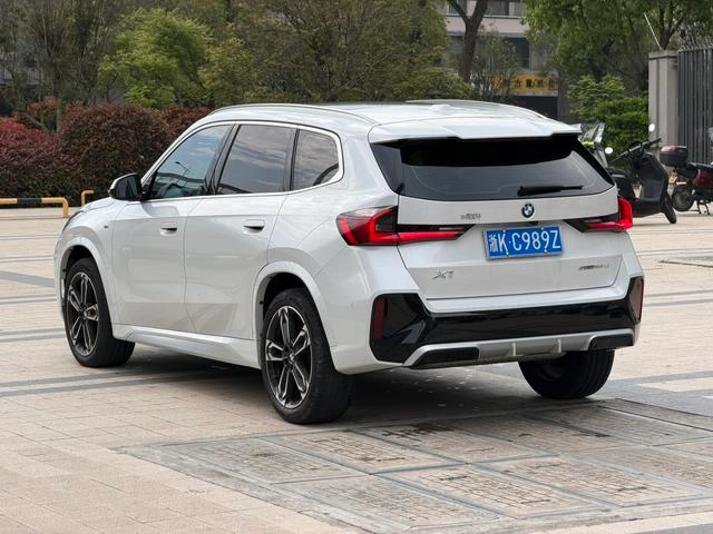 BMW X1 2023 sDrive25Li M Sports suit interior photo 8
