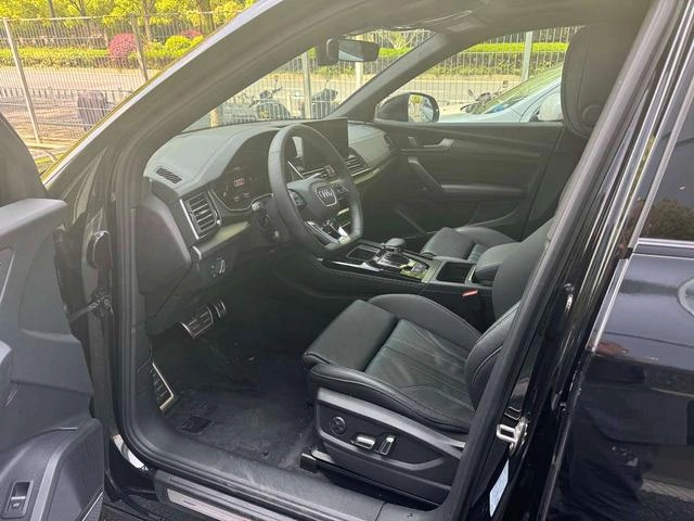 Audi Q5L 2024 45TFSI Deluxe Dynamic interior photo 11