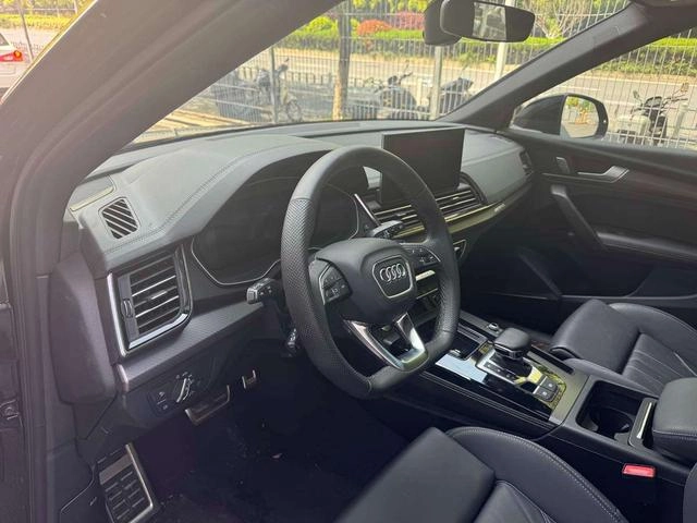 Audi Q5L 2024 45TFSI Deluxe Dynamic interior photo 12