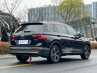 Volkswagen Tiguan L 2021 330TSI Version intelligente automatique à deux roues motrices extérieur photo 3