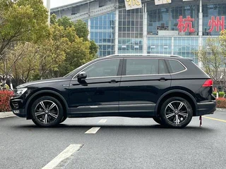 Volkswagen Tiguan L 2021 330TSI Version intelligente automatique à deux roues motrices extérieur photo 5