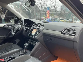 Volkswagen Tiguan L 2021 330TSI Version intelligente automatique à deux roues motrices intérieur photo 11