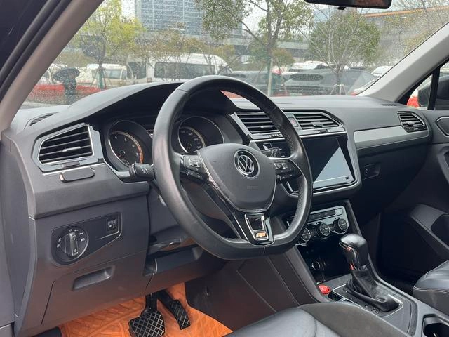 Volkswagen Tiguan L 2021 330TSI Version intelligente automatique à deux roues motrices intérieur photo 14