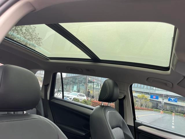 Volkswagen Tiguan L 2021 330TSI Version intelligente automatique à deux roues motrices intérieur photo 20