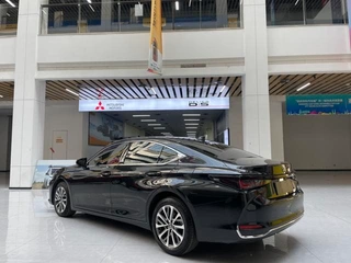 Lexus ES 2025 200 Premium Edition exterior photo 6