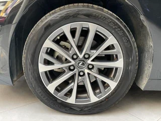 Lexus ES 2025 200 Premium Edition exterior photo 8