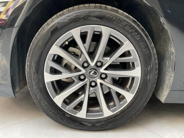 Lexus ES 2025 200 Premium Edition exterior photo 8