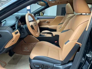 Lexus ES 2025 200 Premium Edition interior photo 11