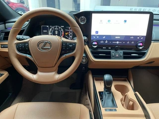 Lexus ES 2025 200 Premium Edition interior photo 13
